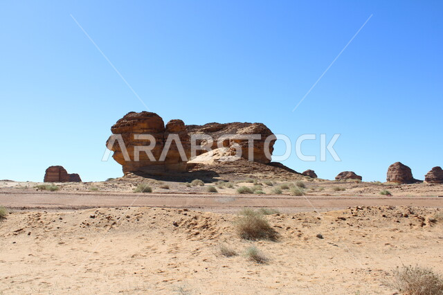 معالم أثرية تاريخية قديمة بمحافظة العلا في المملكة العربية السعودية، الطبيعة الصحراوية، المرتفعات الجبلية، التكوينات الصخرية، الجبال الصخرية في المناطق الصحراوية، اماكن سياحية في سعودية