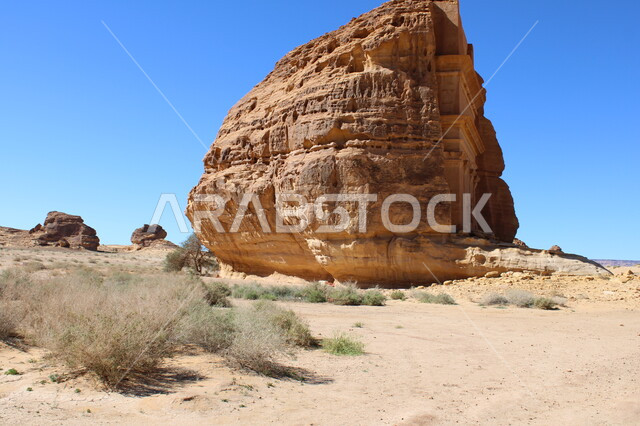 التكوينات الصخرية في العلا بالسعودية، الطبيعة الصحراوية، المناطق الصحراوية في محافظة العلا، المرتفعات الجبلية، القمم والجبال الصخرية، أماكن سياحية طبيعية، معالم أثريه تاريخيه قديمة