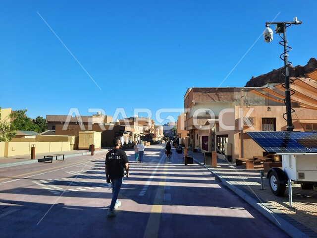 منظر جميل لشوارع مدينة العلا القديمة ، قرية العلا التراثية بالمملكة العربية السعودية ، مباني طينية قديمة ، حضارة العلا العربية الإسلامية القديمة ،  معالم تاريخية سياحية.