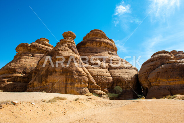 القمم والمرتفعات الجبلية في محافظة العلا بالمملكه العربيه السعوديه، التكوينات والتشكيلات الصخريه، أماكن سياحيه سعوديه، معالم اثرية تاريخية قديمة، الجبال الصخرية، الطبيعه الصحراويه