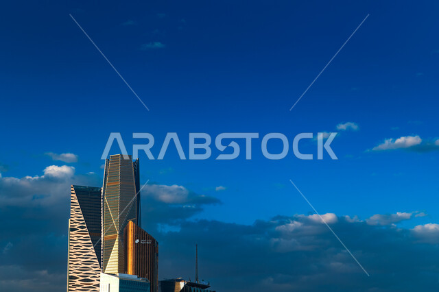 مركز الملك عبد الله المالي ( كافد ) في مدينة الرياض بالمملكة العربية السعودية ، الأبراج وناطحات السحاب ، عاصمة الرياض، معالم الرياض السياحية الشهيرة ، أفق مدينة الرياض