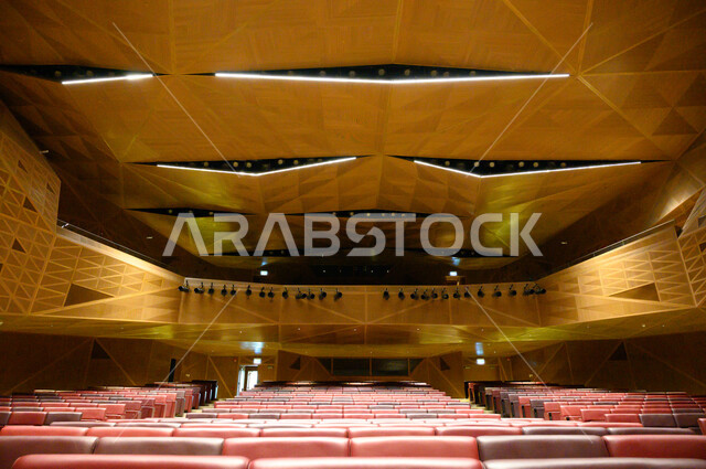 صورة داخلية لمركز الملك عبدالله المالي  في الرياض بالمملكة العربية السعودية، مسرح ومركز مؤتمرات ، معالم الرياض المشهورة، الفن الهندسي المعماري بالسعودية، السياحة في السعودية