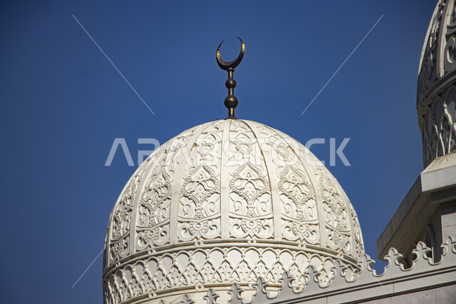 مسجد الشيخ زايد بن سلطان آل نهيان في إمارة أبوظي بالإمارات العربية المتحدة ، إسلاميات وعبادة ، مسجد الشيخ زايد الكبير ، قبة مسجد الشيخ زايد