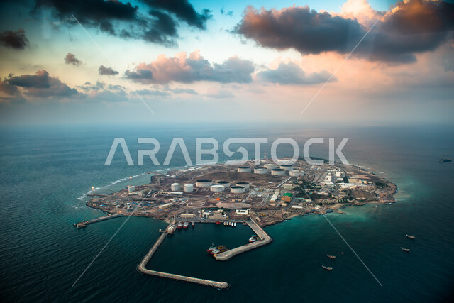 صورة علوية لجزيرة حالول في دولة قطر، منطقة تخزين النقط، محطة تحميل النفط، الحقول البحرية، معالم قطر، جزيرة وسط البحر