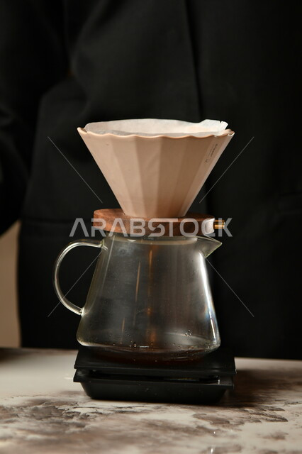 فلتر القهوة الأمريكيه , قهوة مقطرة , اسبرسو, قهوه مخمره, قمع ترشيح, وعاء قهوه زجاجي, قهوة مختصة, مشروبات ساخنه .