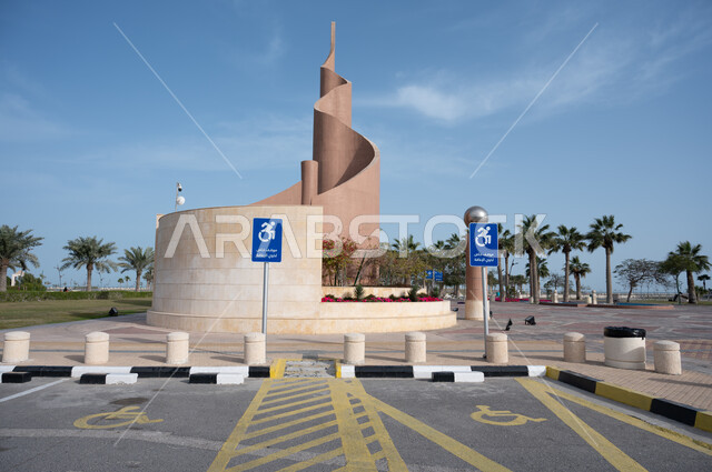 كورنيش الخبر على ساحل الخليج العربي, مطاعم وكافيهات في الواجهه البحريه, مواقف السيارت لذوي الإحتياجات الخاصه, السياحه في مدينة الشرقيه, انشطه ترفيهيه على كورنيش الخبر