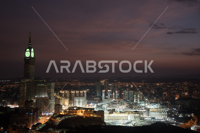 مكة المكرمة من الأعلى في وضع الليل, برج الساعة في مكة المكرمة, أماكن إسلامية مقدسة, معالم مدينة مكة,  إسلاميات وعبادة