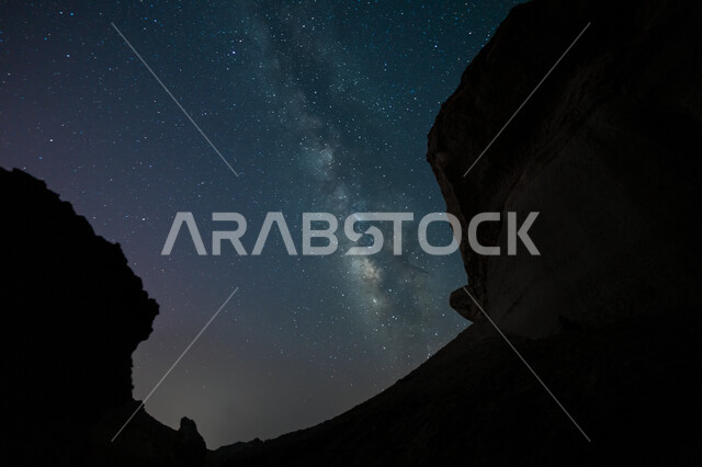 سماء درب التبانة في وضع الليل, منظر لمجرة درب التبانة, النجوم المضيئة في السماء, علم الفضاء, الخيال العلمي