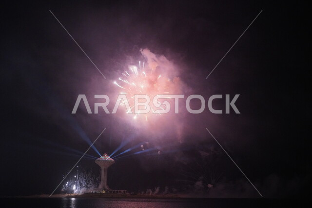 لألعاب النارية في برج المياه في مدينة خبر , برج المياه مضيء ليلا, الفن الهندسي المعماري,  معالم سياحية مشهورة في السعودية