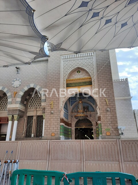 صورة توضيحية لديكورات المسجد النبوي الشريف، المدينة المنورة، المملكة العربية السعودية، اماكن اسلامية مقدسة , معالم دينية و سياحية .
