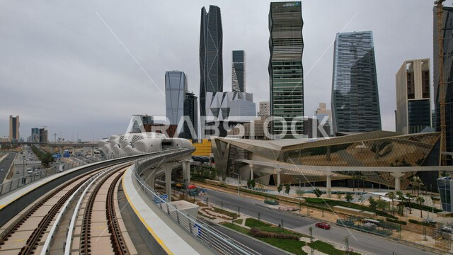 ابراج مركز الملك عبد الله المالي (كافد)، مترو الرياض في المملكة العربية السعودية، طرق وشوارع الرياض، الفن الهندسي المعماري، معالم الرياض المشهورة