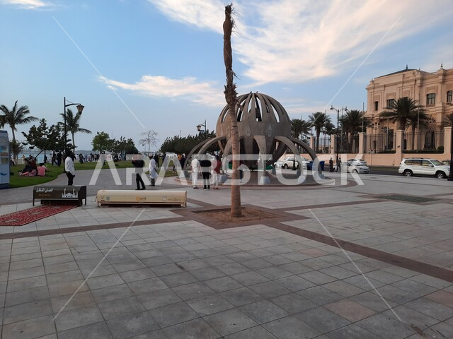 معالم جدة السياحية ، إطلالة على كورنيش في مدينة جدة بالمملكة العربية السعودية  ، أماكن سياحية ترفيهية ، واجهة جدة البحرية وهدوء وجمال البحر ، بحر جدة