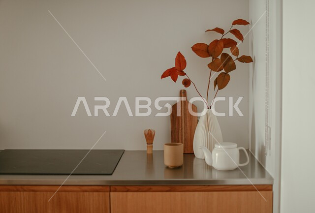 ديكور داخلي لمطبخ عصري فاخر، كوب وابريق زجاجي صغير، تصاميم وديكورات داخلية، مزهرية نباتات الزينة, تحف و إكسسوارات