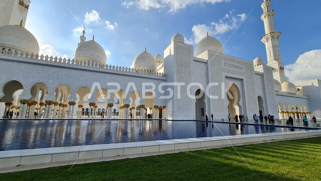 تصاميم معمارية اسلامية، مسجد الشيخ زايد الكبير في إمارة ابو ظبي في الامارات العربية المتحدة، الفن الهندسي المعماري، معالم الامارات المشهورة، اماكن اسلامية مقدسة في الامارات