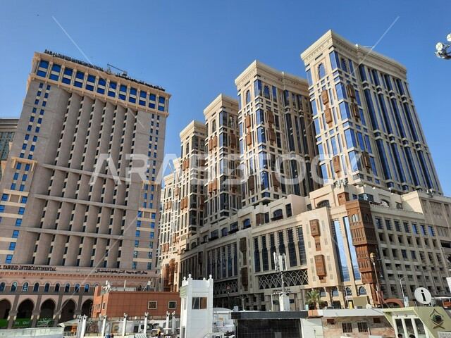 صورة مقربة لابراج شركة جبل عمر للتطوير في مكة المكرمة في المملكة العربية السعودية، الابراج وناطحات السحاب، فنادق ومنتجعات كونراد (كونراد مكة) في قلب المدينة المقدسة، سوق الخليل داخل مجمعات جبل عمر، فندق وأبراج مكة، ابراج مكة هيلتون، الأماكن السياحية في ال
