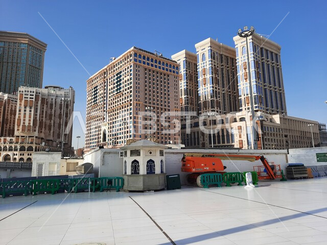 ابراج شركة جبل عمر للتطوير في مكة المكرمة في المملكة العربية السعودية، الابراج وناطحات السحاب، فنادق ومنتجعات كونراد (كونراد مكة) في قلب المدينة المقدسة، سوق الخليل داخل مجمعات جبل عمر، فندق وأبراج مكة، ابراج مكة هيلتون، الأماكن السياحية في السعودية .