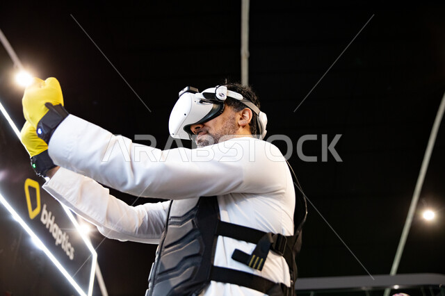 نظارات الواقع الافتراضي المتطوره ، التفاعل والاندماج مع افلام وألعاب ثلاثية الأبعاد, مؤتمر ليب العالمي التقني 2023 في مدينة الرياض, منصه عالميه للتقنيات المستقبيله والذكاء الاصطناعي, التقدم التقني والإبتكارات الحديثه , نحو افاق جديده لاستكشاف الانترنت وال