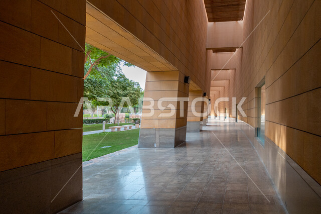 الممرات داخل المتحف الوطني السعودي في مدينة الرياض , مركز الملك عبد العزيز في المملكة العربية السعودية, معالم تاريخية وطنية , اماكن سياحية ثقافية, الفن الهندسي المعماري على الطراز الشعبي التاريخي القديم