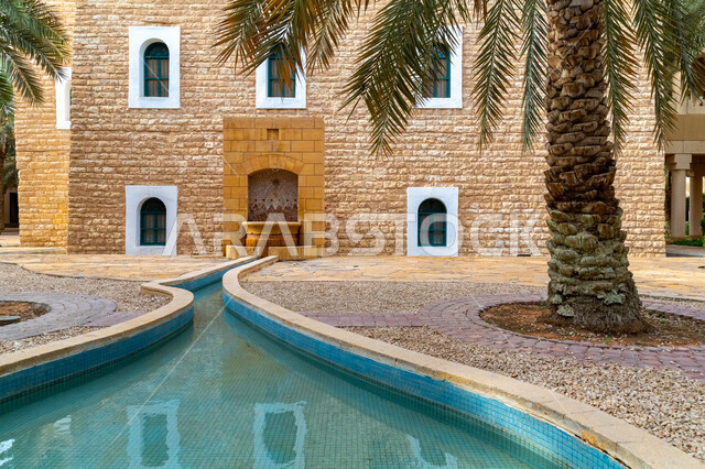 جدول مياه مركز الملك عبد العزيز التاريخي، المتحف الوطني السعودي في مدينة الرياض , معالم تاريخية وطنية , اماكن سياحية ثقافية, الفن الهندسي المعماري على الطراز الشعبي التاريخي القديم, التشجير والزراعة في المتحف .