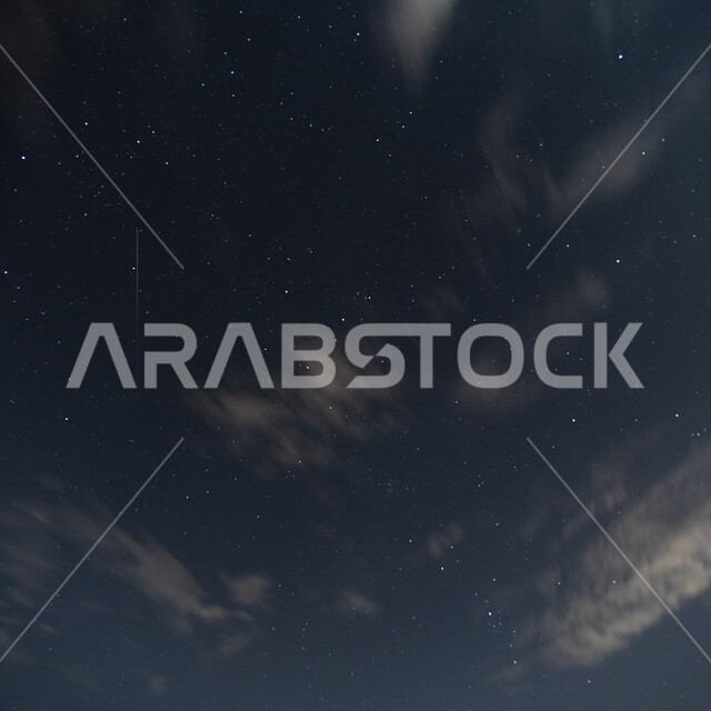 منظر مسائي للنجوم اللامعة في السماء الصافية , نجوم مبعثرة , ليالي رمضانية , خلفيات رمضانية , خلفية سوداء.