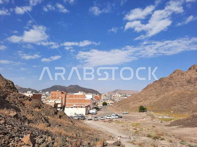 تضاريس الطبيعة الجبلية في السعودية، القمم والمرتفعات الجبلية في المدينة المكرمة في المملكة العربية السعودية، جبال المدينة المنورة الصخرية، اماكن سياحية في السعودية