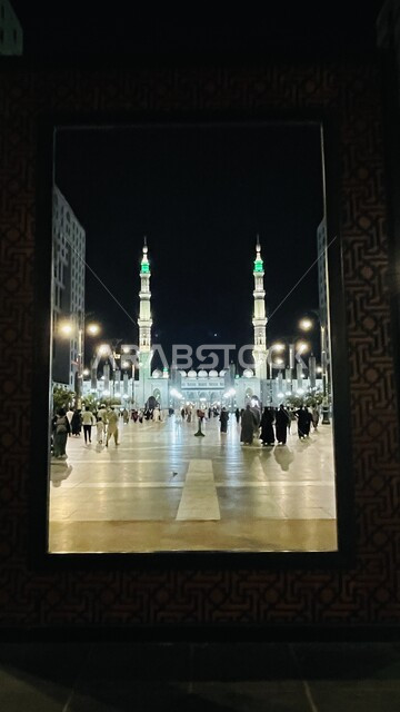مآذن المسجد النبوي الشريف، معالم المدينة المشهورة، الساحات الخارجية للمسجد النبوي في المدينة المنورة في المملكة العربية السعودية، اماكن اسلامية دينية مقدسة