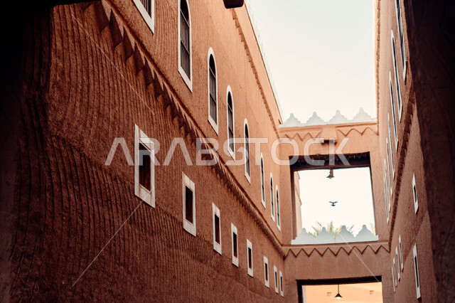  الفن الهندسي المعماري على الطراز الشعبي التاريخي القديم في المتحف الوطني السعودي في مدينة الرياض , مركز الملك عبد العزيز في المملكة العربية السعودية, معالم تاريخية وطنية , اماكن سياحية ثقافية