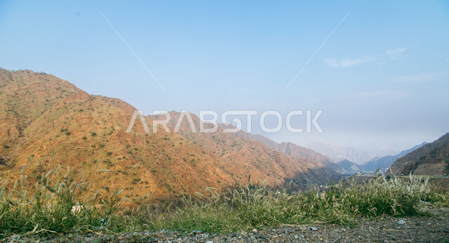 القمم والطبيعة الجبلية، سفوح المنحدرات والمرتفعات في منتزه الأمير سلطان في القرعاء بمنطقة عسير في المملكة العربية السعودية، معالم تاريخية أثرية مشهورة, التضاريس الجبلية, الاماكن السياحية المشهورة,  خلفية الطبيعة