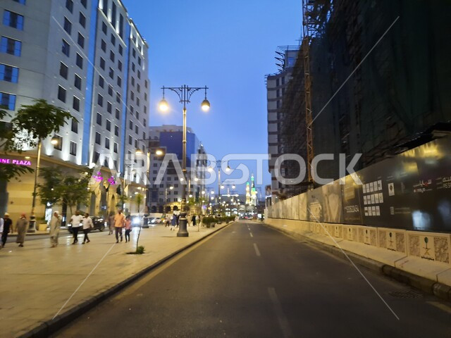 الفن الهندسي المعماري, التطور العمراني ,  الشوارع والطرقات في المدينة المنورة في المملكة العربية السعودية، المباني والابراح الفندقية، معالم دينية مقدسة, أماكن سياحية مشهورة