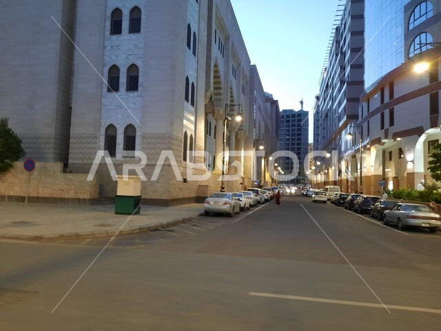 التطور العمراني , الفن الهندسي المعماري, الشوارع والطرقات في المدينة المنورة في المملكة العربية السعودية، المباني والابراح الفندقية، معالم دينية مقدسة, أماكن سياحية مشهورة