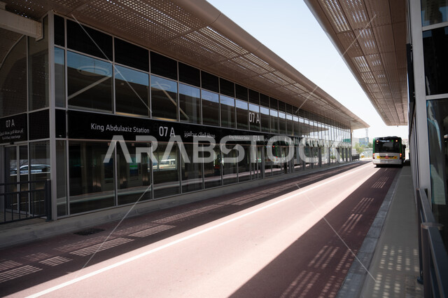 باص الرياض في محطة الملك عبد العزيز 07 أ، خط سير الباصات والحافلات، محطة حافلات مدينة الرياض في المملكة العربية السعودية، طرق وشوارع الحافلات، وسائل النقل والمواصلات، وزارة النقل والخدمات اللوجستية