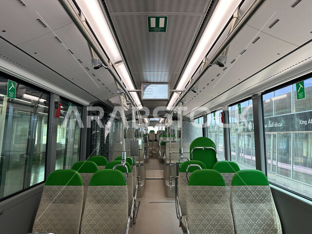 صورة من الداخل لمقاعد باصات وحافلات مدينة الرياض في المملكة العربية السعودية، وسائل النقل والمواصلات، محطة حافلات الرياض، وزارة النقل والخدمات اللوجستية