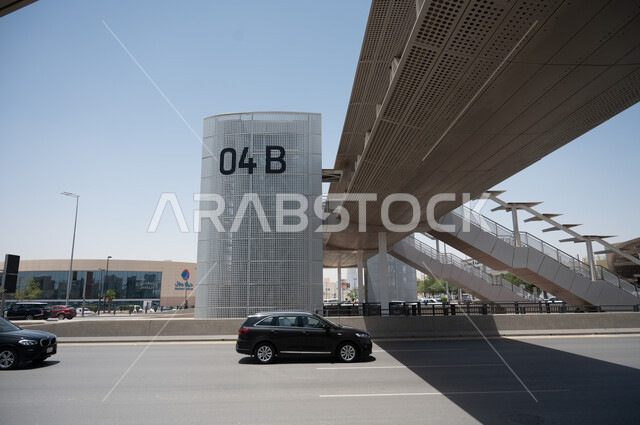 محطة 04 ب في مدينة الرياض في المملكة العربية السعودية، محطة حافلات الرياض، طرق وشوارع الرياض، وسائل النقل والمواصلات، وزارة النقل والخدمات اللوجستية