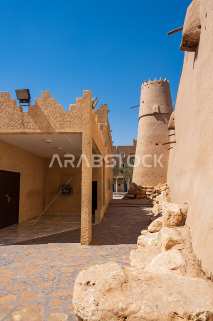 اماكن اثرية سياحية في السعودية، معالم الرياض التاريخية، متحف قصر المصمك التاريخي في مدينة الرياض في المملكة العربية السعودية، قصر المصمك التراثي، الهندسة المعمارية القديمة