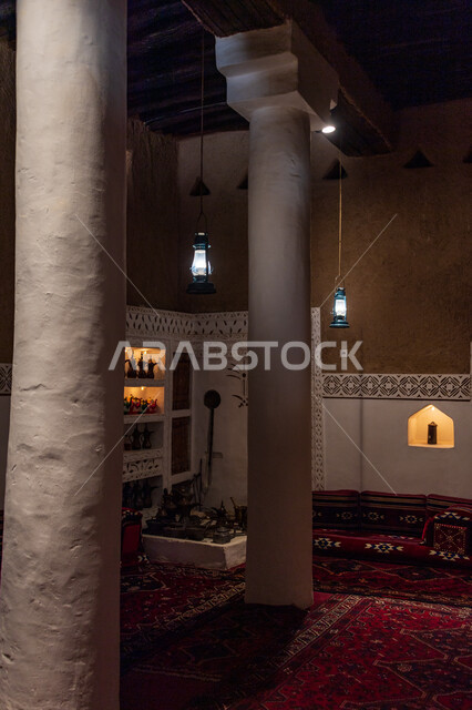 قصر المصمك التراثي، الهندسة المعمارية القديمة، صورة من داخل متحف قصر المصمك التاريخي في مدينة الرياض في السعودية، معالم الرياض التاريخية، اماكن اثرية سياحية في السعودية