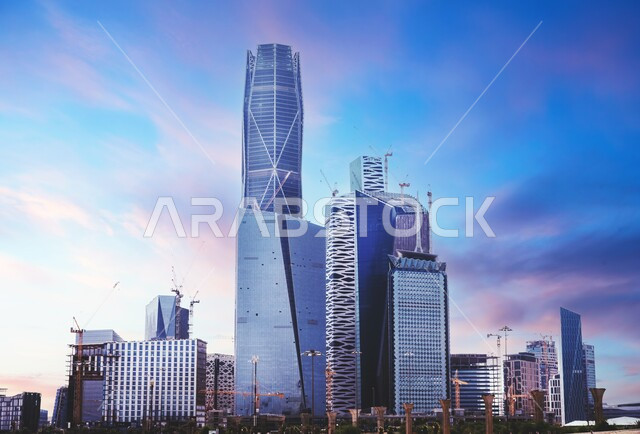 مركز الملك عبدالله المالي ( كافد ) في الرياض في المملكة العربية السعودية ، الأبراج المالية والاقتصادية والمنشأت المعمارية ، السياحة في السعودية ، إطلالة على مركز الملك عبدالله المالي , الابراج وناطحات السحاب
