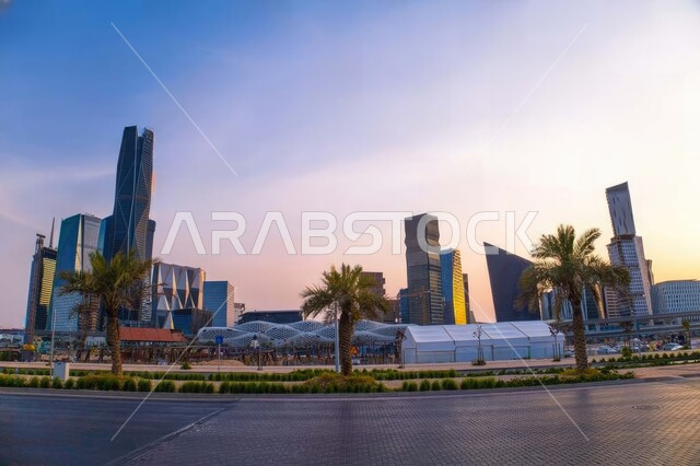 مركز الملك عبدالله المالي ( كافد ) في مدينة الرياض بالمملكة العربية السعودية ، الأبراج وناطحات السحاب ، معالم الرياض السياحية الشهيرة ، الفن الهندسي المعماري ، السياحة في السعودية
