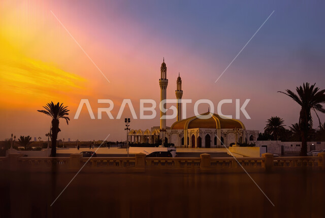 Hassan Anani Mosque is one of the large mosques in the Corniche of Jeddah, tourist attractions, landscapes and architecture, the beauty of the Kingdom of Saudi Arabia, places of Islamic religious worship.