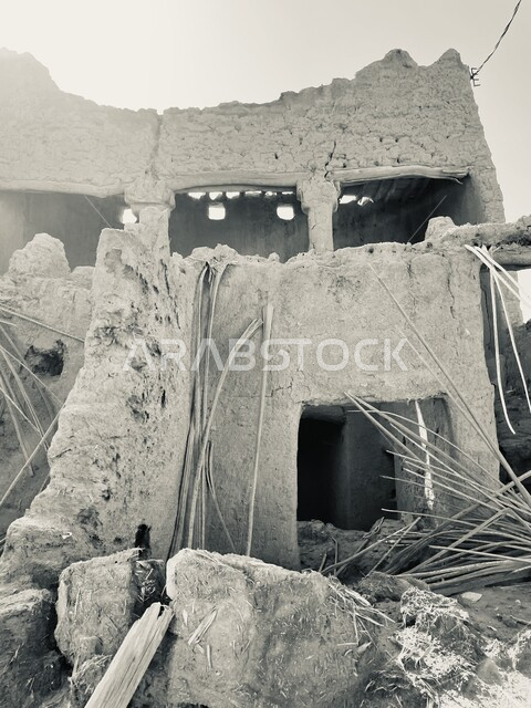 معالم تاريخيه شعبيه قديمه، بيوت طينيه تراثيه تاريخيه في منطقة القصيم في المملكه العربيه السعوديه، الأماكن الأثرية في القرى والمدن، منازل محطمة.