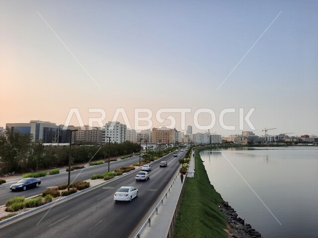 حركة السير في شوارع وطرقات جدة, إطلالة على الواجهة البحرية لمدينة جدة , العمارات و الأبراج التجارية في منطقة البلد التاريخية, التطور المعماري في المملكة العربية السعودية