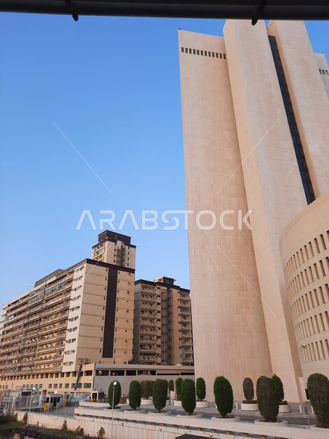  التصميم الهندسي المعماري المميز  في مدينة جدة  , معالم بارزة في مدينة جدة بالمملكة العربية السعودية ، المركز الرئيسي للبنك الأهلي السعودي والكورنيش التجاري في حي البلد, إطلالة على الأبراج وناطحات السحاب في الواجهة البحرية لجدة