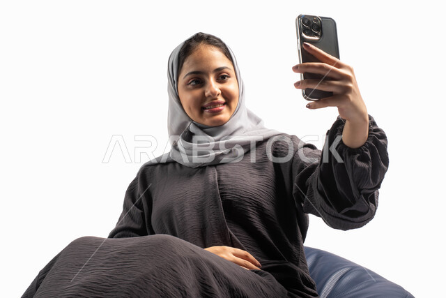 Taking selfies, maر