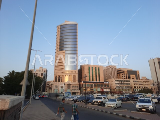 إطلالة على برج العيسائي في منطقة البلد بمدينة جدة ، معالم بارزة في حي البلد, التطور العمراني والهندسي المميز في مدينة جدة, منشأت استثمارية و تجارية في المملكة العربية السعودية
