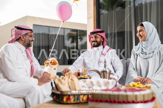 سلة قرقيعان و توزيعات عيد الاضحى المبارك, قضاء اوقات ممتعة في احدى الشاليهات الفاخره ، أعياد ومناسبات اسلامية,  التجمعات والزيارات الاسرية, حسن استقبال و اكرام الضيوف 