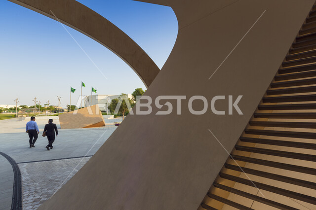 صورة مقربة لتصاميم الهندسة المعمارية لمركز الملك عبد العزيز الثقافي العالمي في مدينة الظهران في المملكة العربية السعودية,  منارة ثقافية و معالم سياحية مشهورة, جمالية الفن الهندسي المعماري.