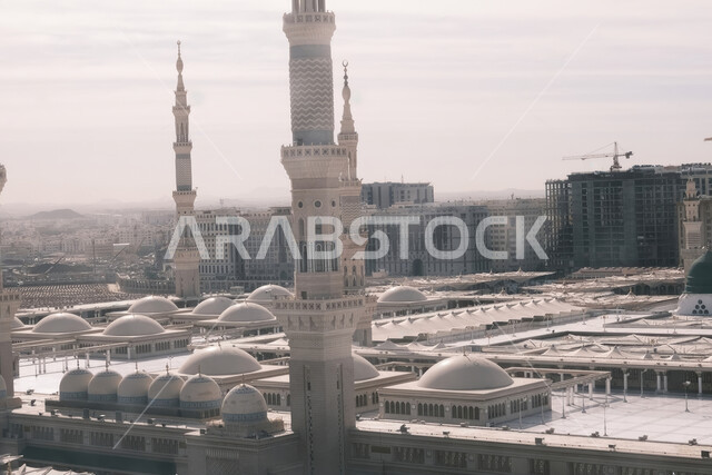 المآذن والقباب في مسجد رسول الله، المسجد النبوي الشريف في المدينة المنورة في المملكة العربية السعودية، معالم اسلامية مشهورة، أماكن دينية مقدسة