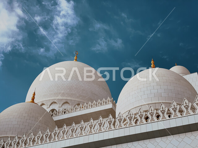 الفن الهندسي المعماري، العمارة الاسلامية في الامارات، معالم ابو ظبي المشهورة، مسجد الشيخ زايد الكبير في امارة ابو ظبي في الامارات العربية المتحدة، اماكن اسلامية مقدسة