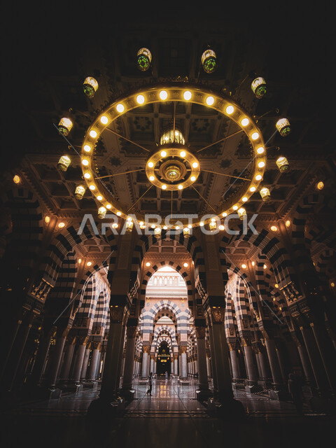 التصميم والديكورات الداخلية في الحرم النبوي الشريف في المدينة المنورة في السعودية، الفن الهندسي المعماري، معالم اسلامية مشهورة، أماكن دينية مقدسة