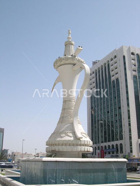 دوار وعاء دلة القهوة في ميدان الاتحاد في أبو ظبي, أماكن سياحية في الامارات العربية المتحدة, الفن الهندسي المعماري المتميز في أبو ظبي, معالم مميزة في ميدان الاتحاد