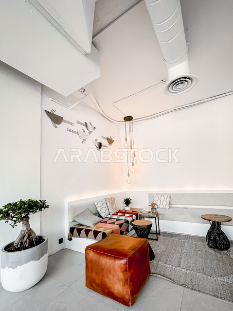 غرفة معيشة بتصاميم عصرية حديثة، ديكورات داخلية لغرفة جلوس، تحف و إكسسوارات, أثاث منزلي راقي، شقق وفلل سكنية ، ديكور داخلي